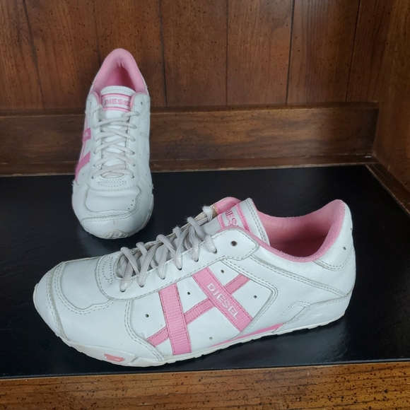 Diesel Shoes - Women's Diesel AVY LEA Lace Up Leather Sneakers